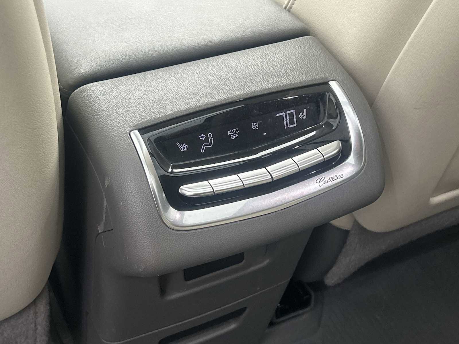 Used 2020 Cadillac XT6 Premium Luxury image 22