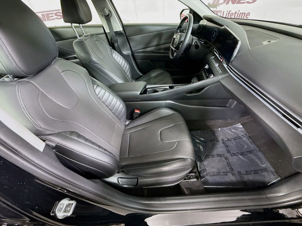 Certified 2023 Hyundai Elantra Limited FWD image 31