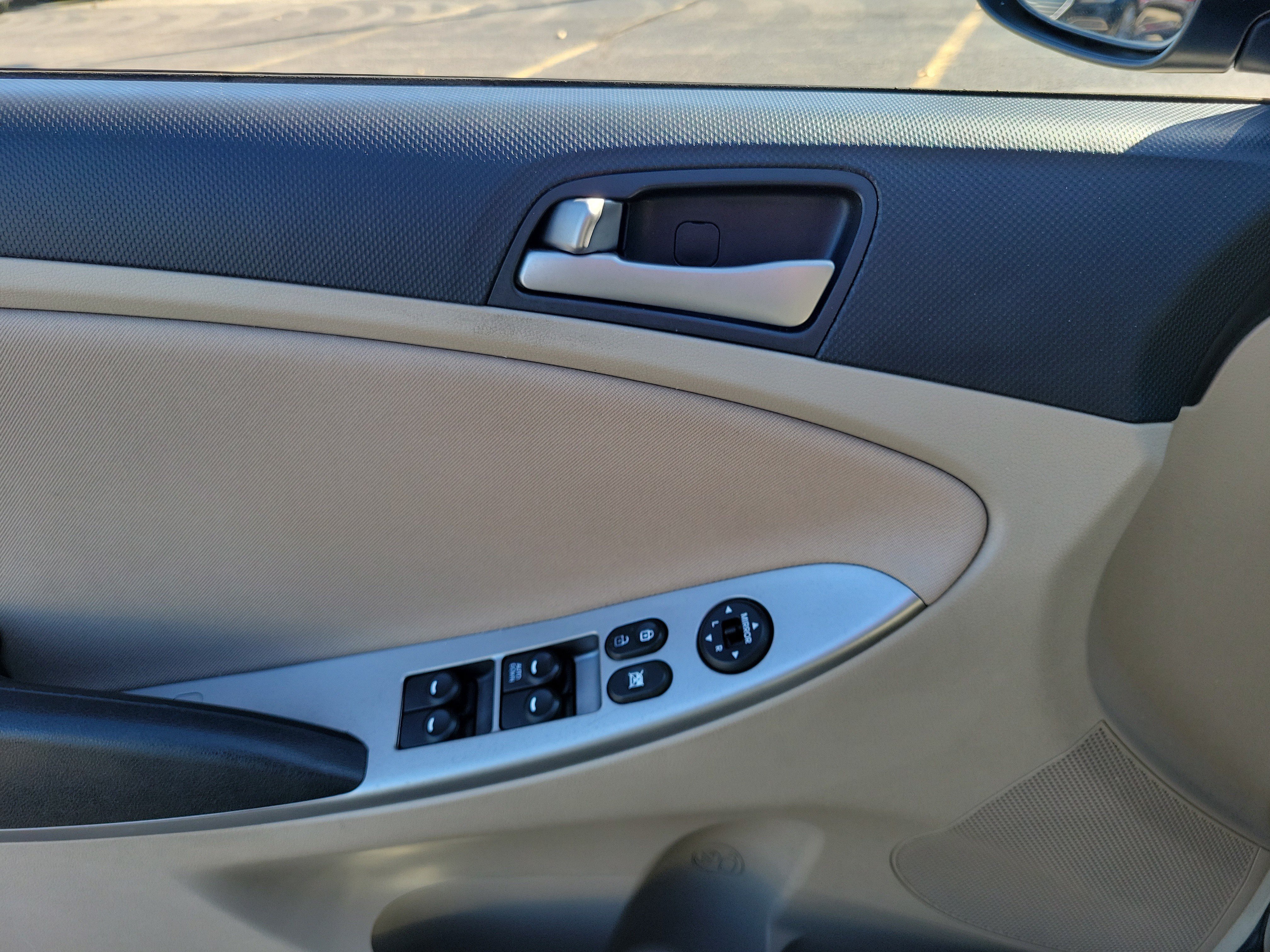 Used 2017 Hyundai Accent SE FWD image 17