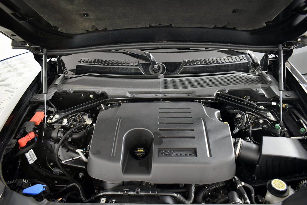 Used 2024 Land Rover Defender 130 S image 45