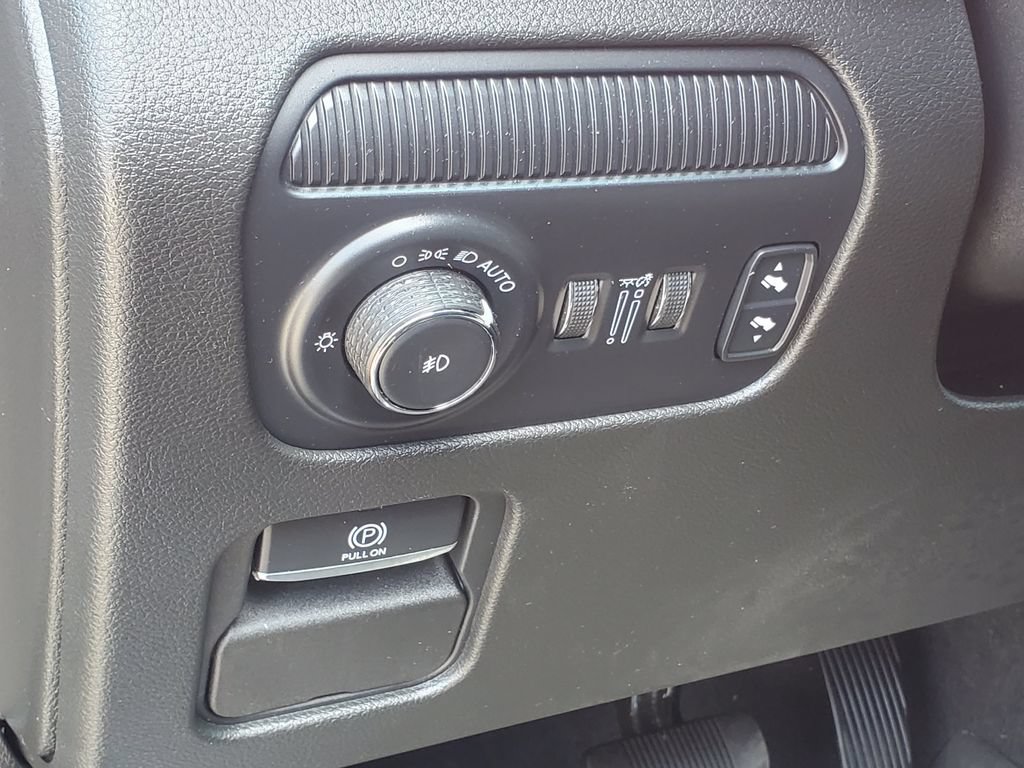 Used 2024 Jeep Wagoneer L Series III w/ Premium Group I AWD/4WD image 11