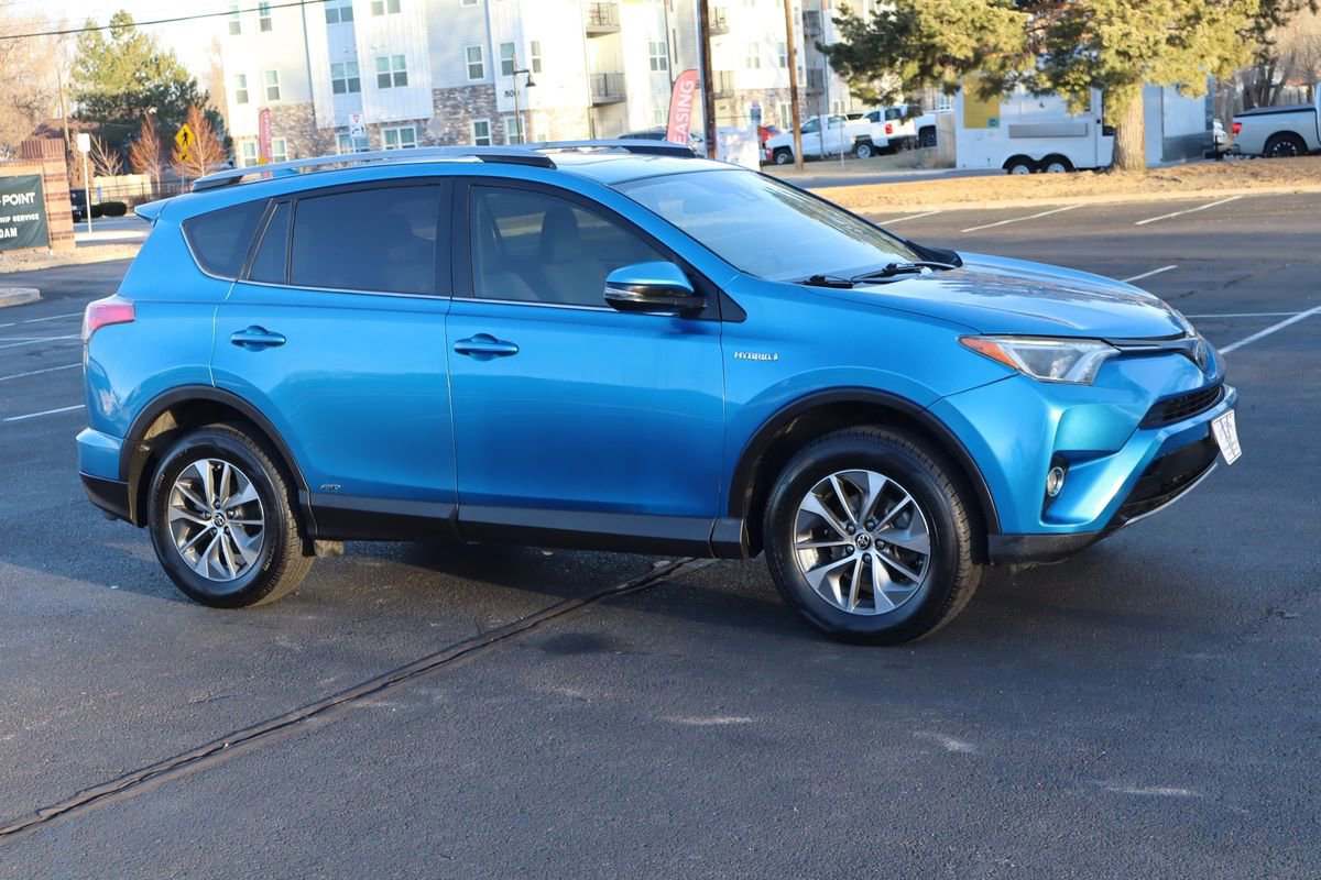 Used 2017 Toyota RAV4 XLE image 2