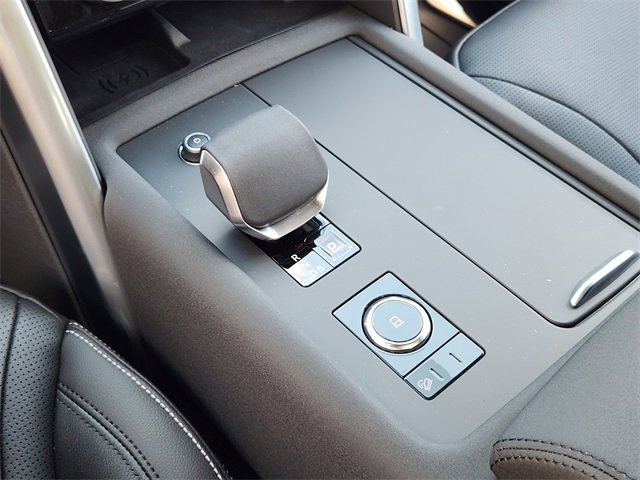 New 2025 Land Rover Discovery S image 14