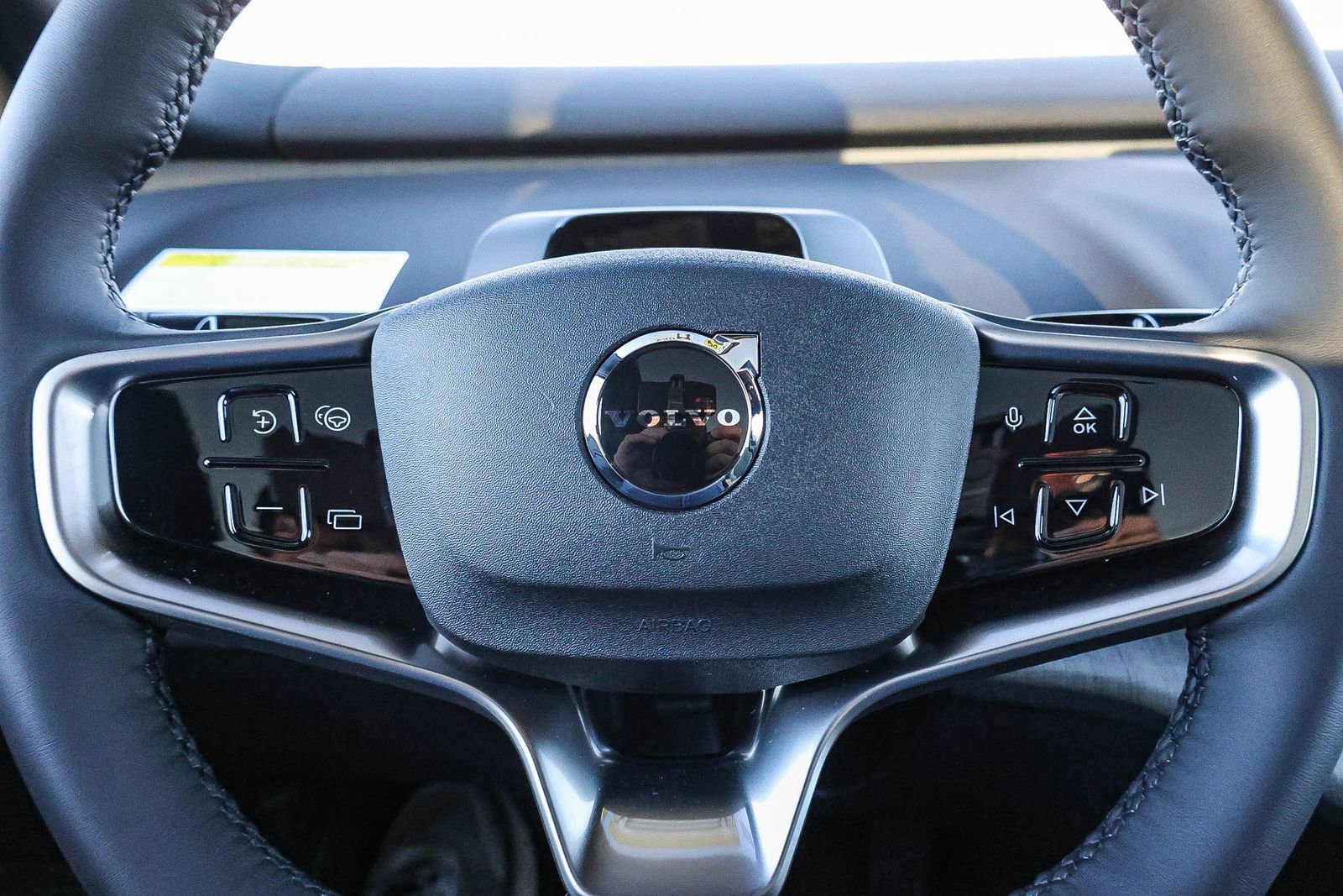 New 2025 Volvo EX30 Plus w/ Protection Package Premier image 24