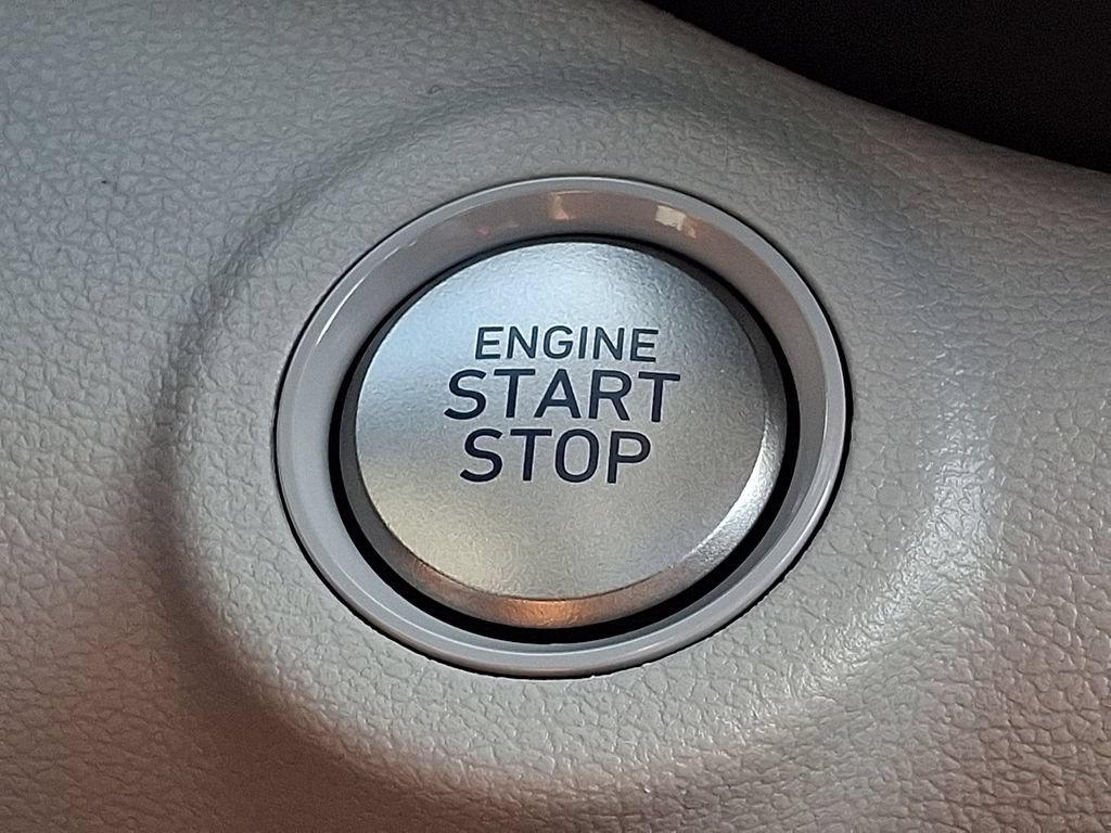 Used 2024 Hyundai Venue SEL FWD image 23