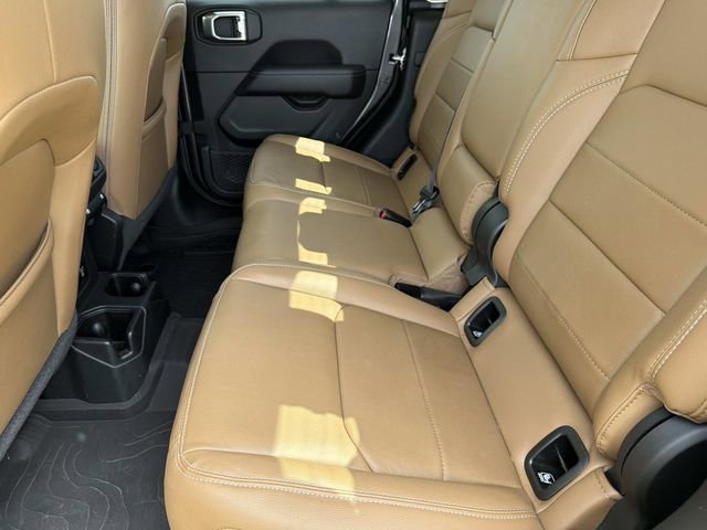 Used 2022 Jeep Gladiator Overland w/ Popular Equipment Package image 22