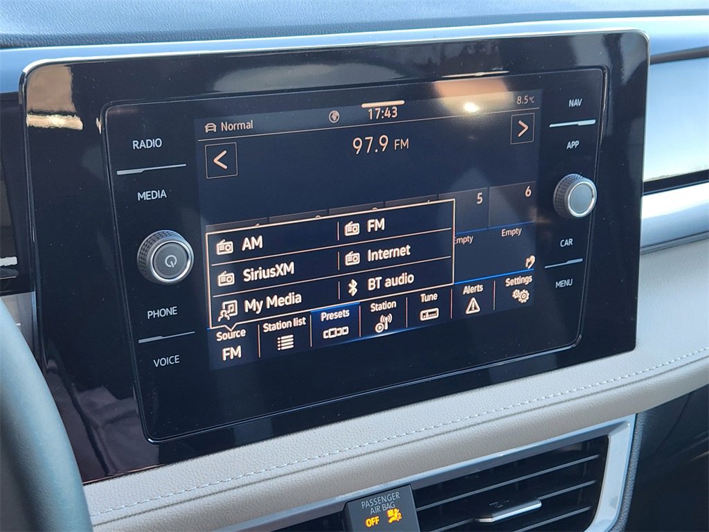 New 2026 Volkswagen Taos SEL image 10