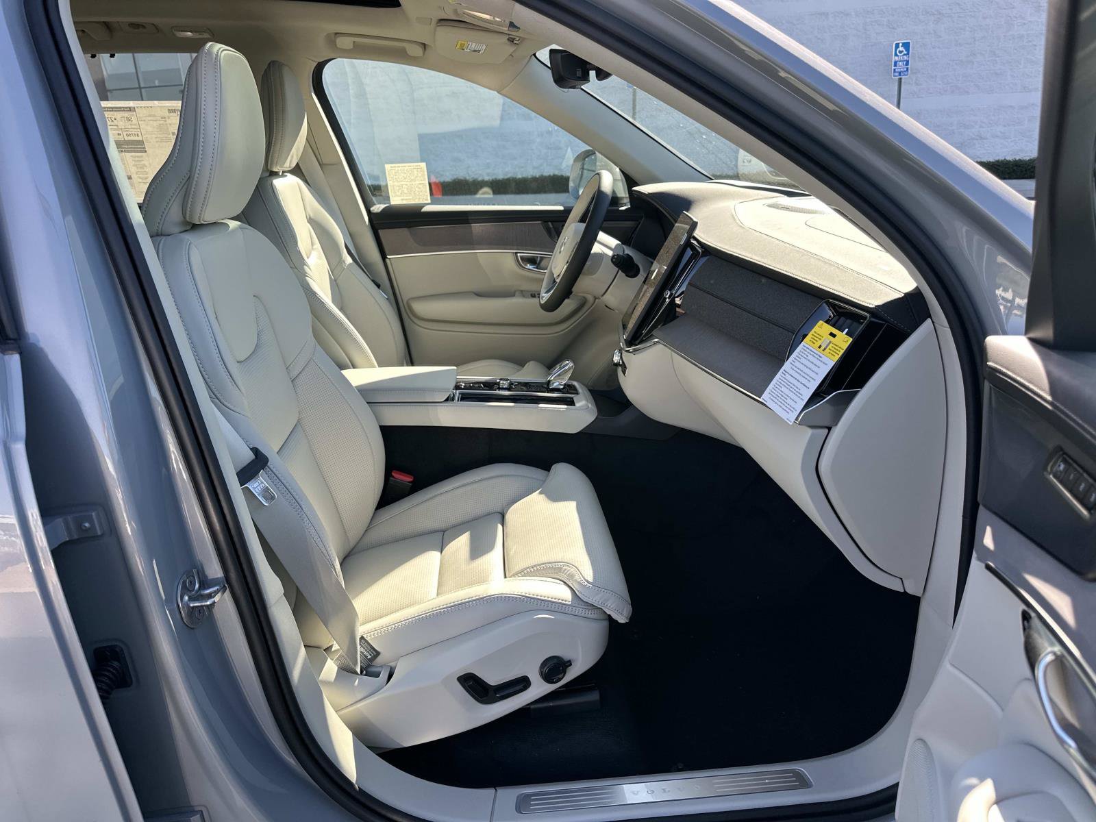 New 2026 Volvo XC90 T8 Ultra w/ Protection Package Premier AWD/4WD image 21