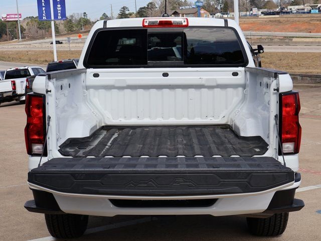 Used 2024 Chevrolet Colorado LT w/ LT Convenience Package image 5