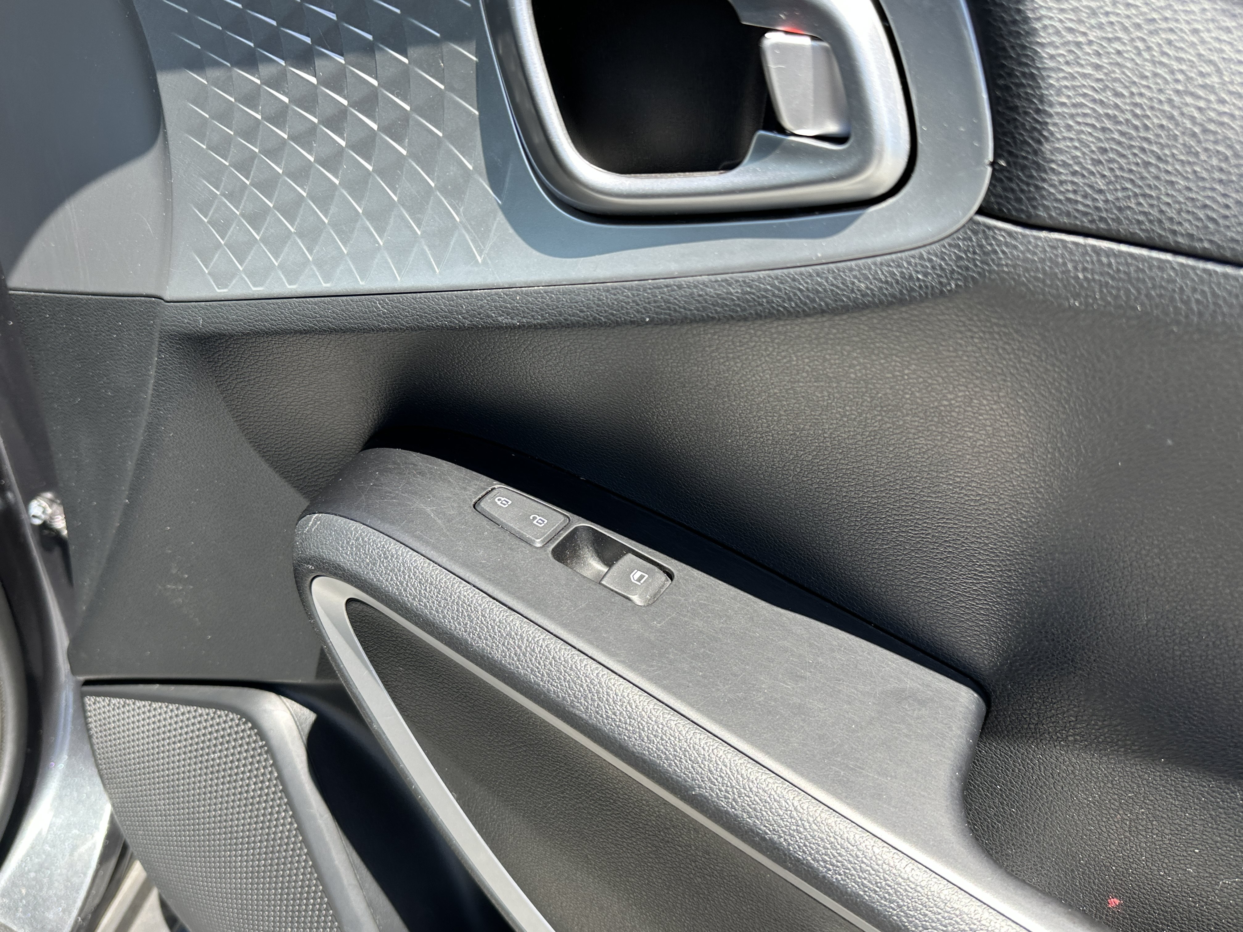 Certified 2022 Kia Soul LX w/ Technology Package FWD image 17