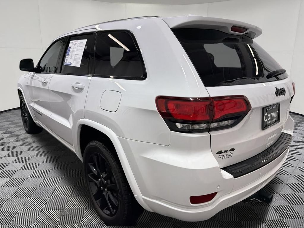Used 2018 Jeep Grand Cherokee Altitude AWD/4WD image 4