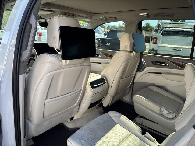 Used 2022 Cadillac Escalade Sport Platinum w/ LPO, ONYX Package AWD/4WD image 18