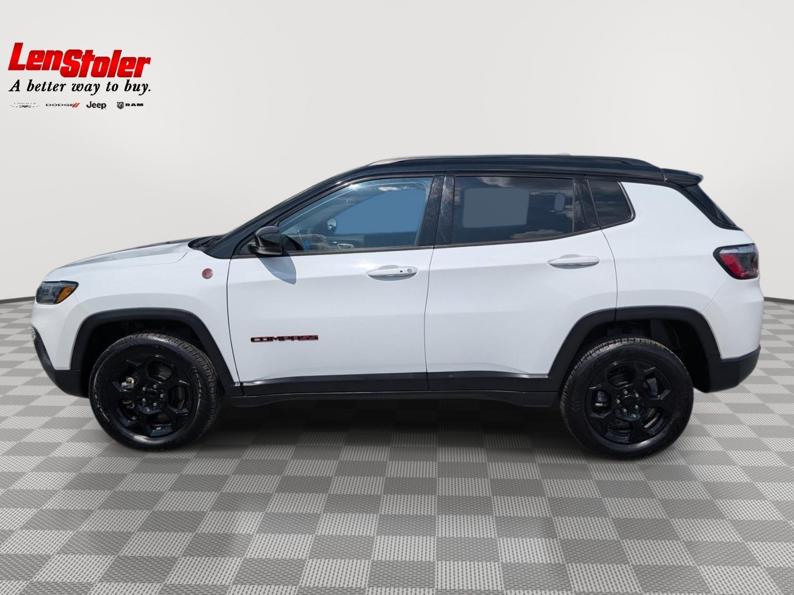 Used 2023 Jeep Compass Trailhawk AWD/4WD image 2