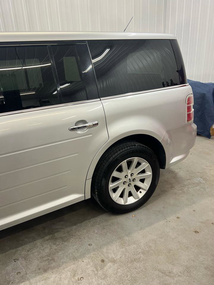 Used 2011 Ford Flex SEL image 3