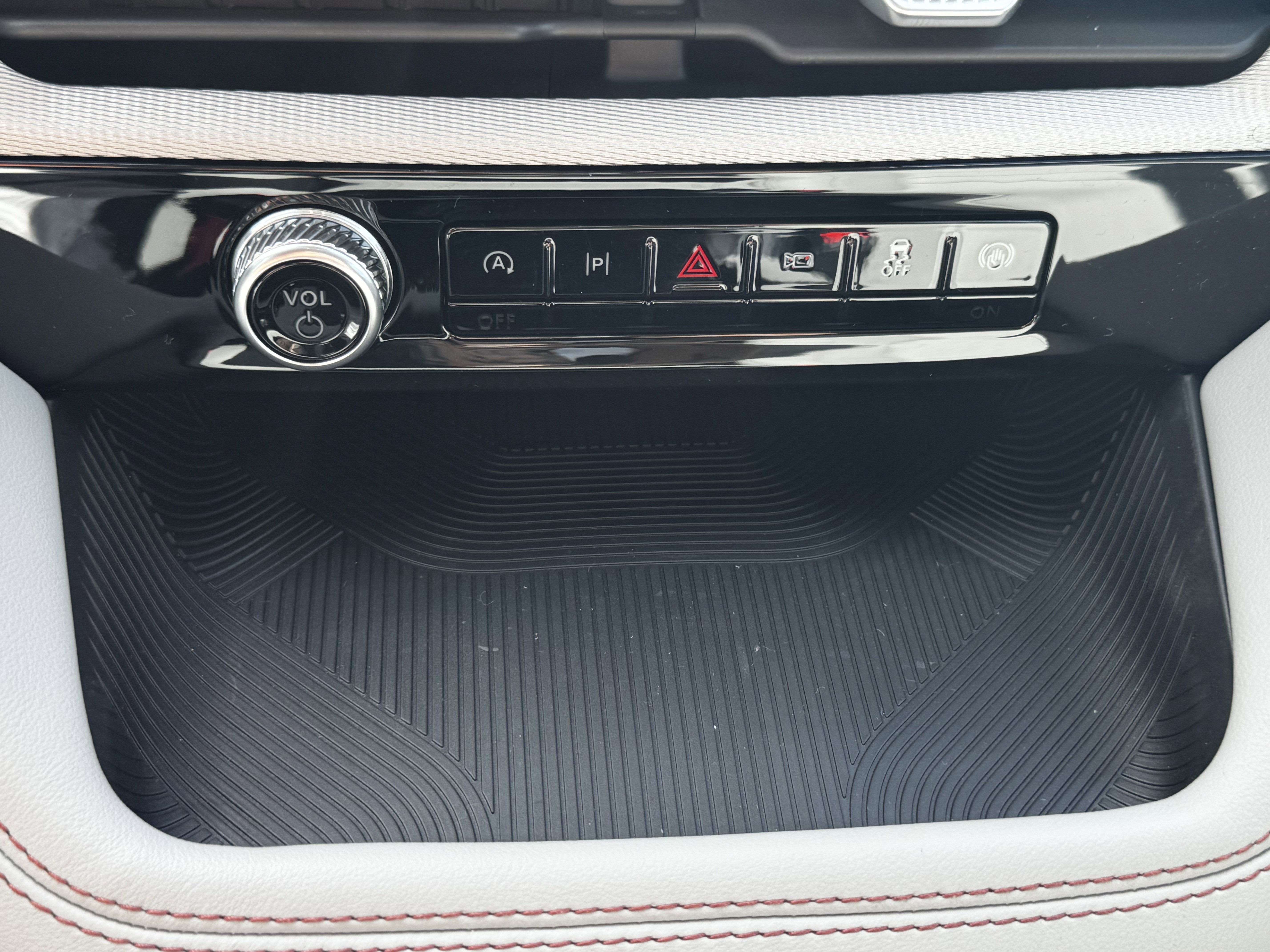 New 2026 Ford Explorer Active w/ Active Comfort Package image 19