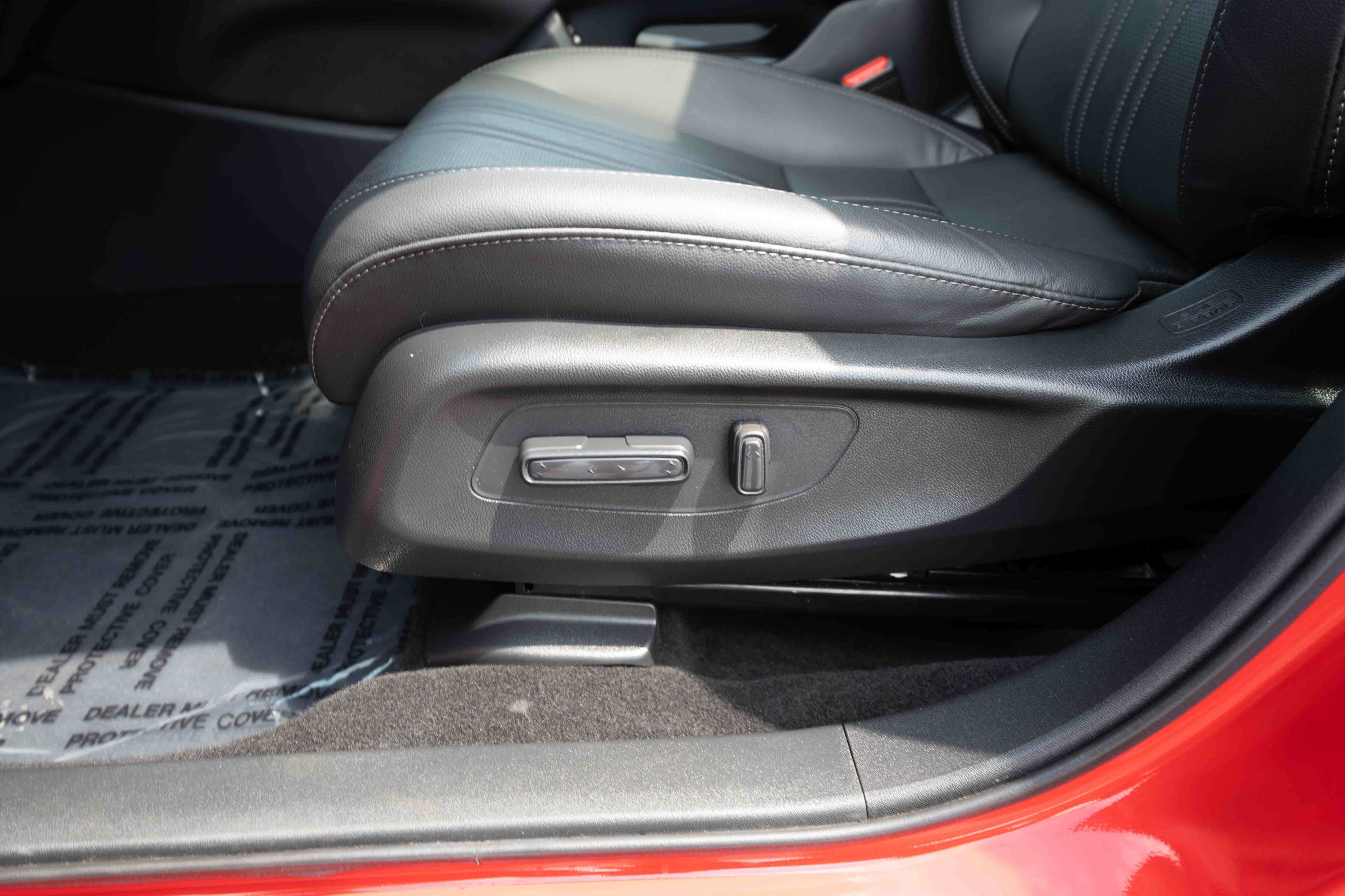 Certified 2025 Honda HR-V EX-L image 12