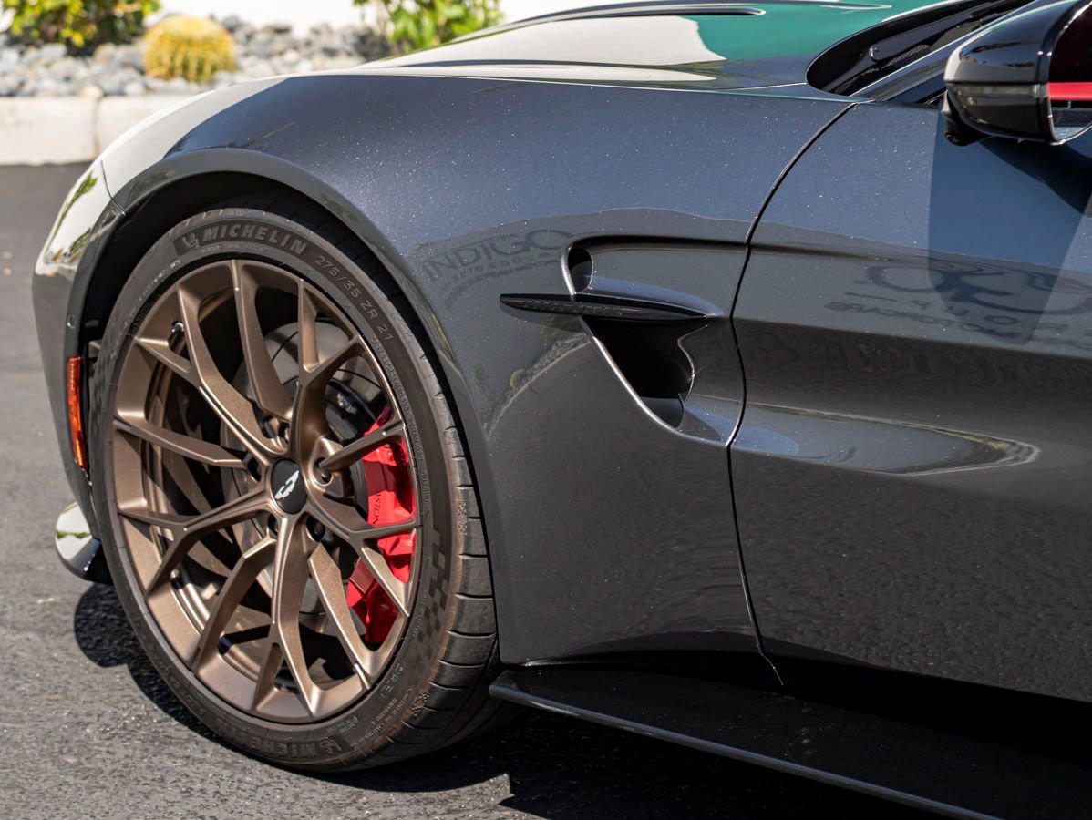 Used 2026 Aston Martin V8 Vantage Coupe RWD image 10