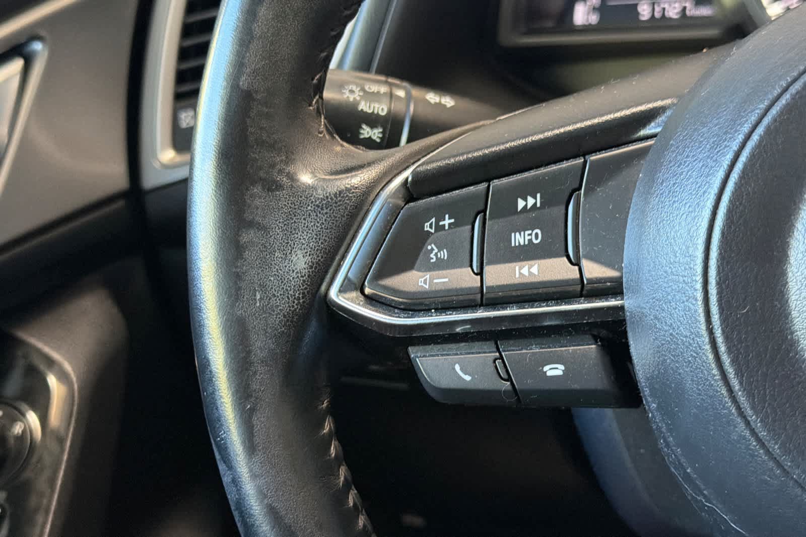 Used 2018 MAZDA MAZDA3 Touring FWD image 24