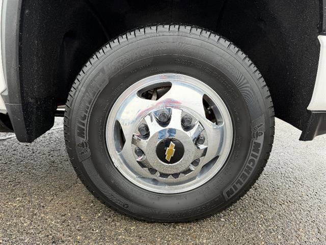 Used 2022 Chevrolet Silverado 3500 High Country image 15