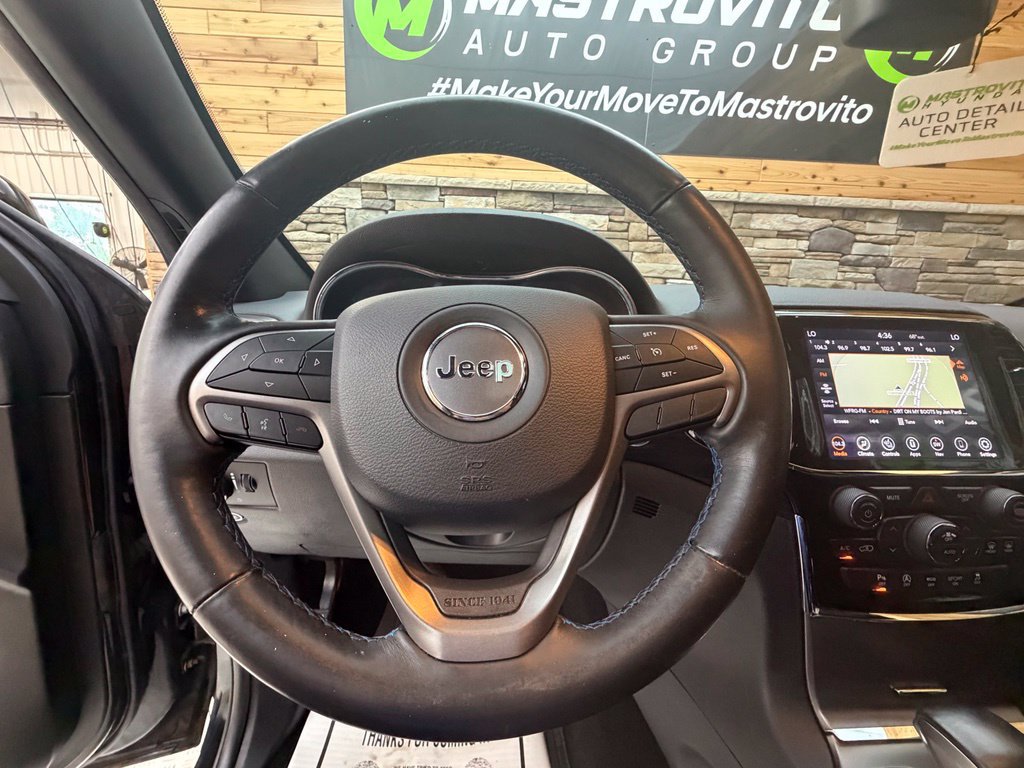Used 2020 Jeep Grand Cherokee Laredo AWD/4WD image 34