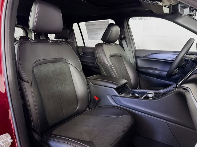 New 2025 Jeep Grand Cherokee L Altitude image 30