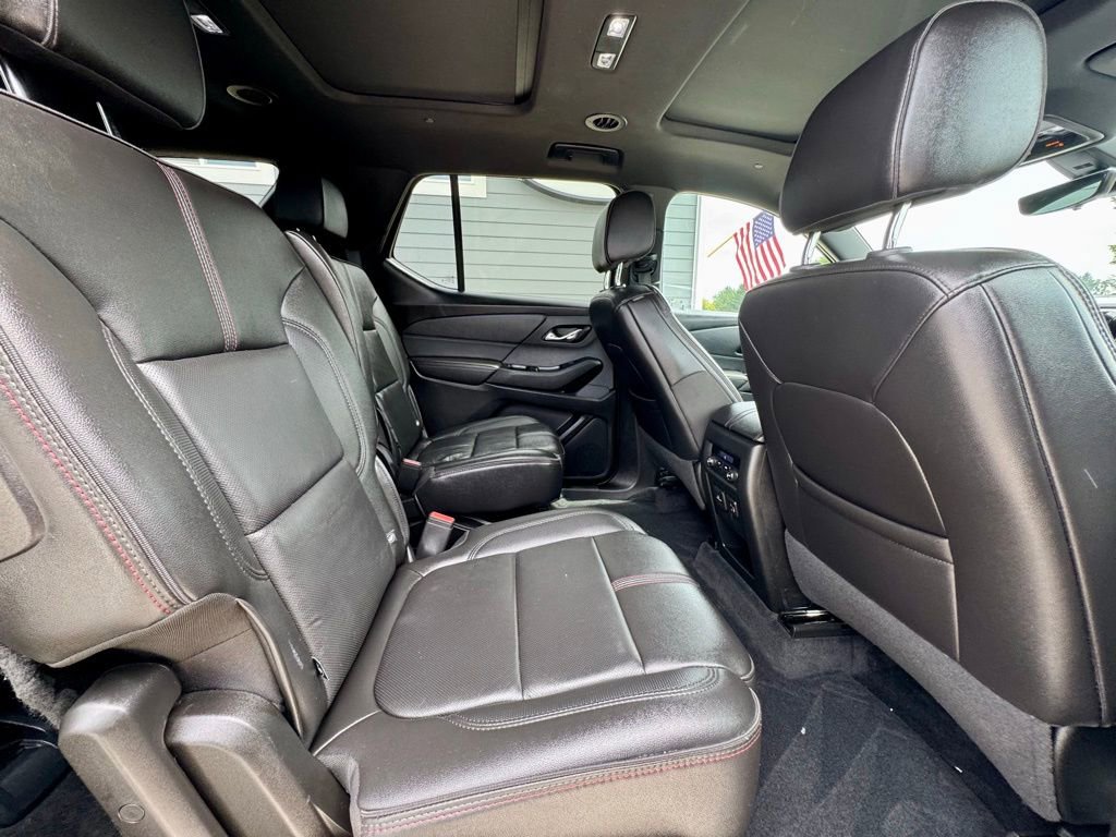 Used 2023 Chevrolet Traverse RS image 18