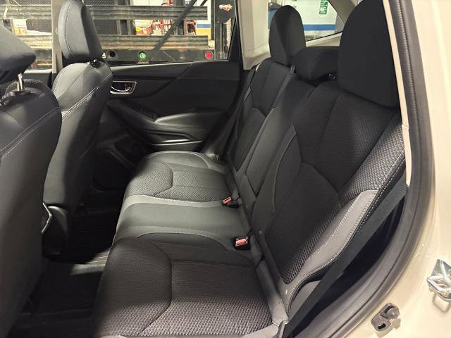Used 2024 Subaru Forester Premium image 27