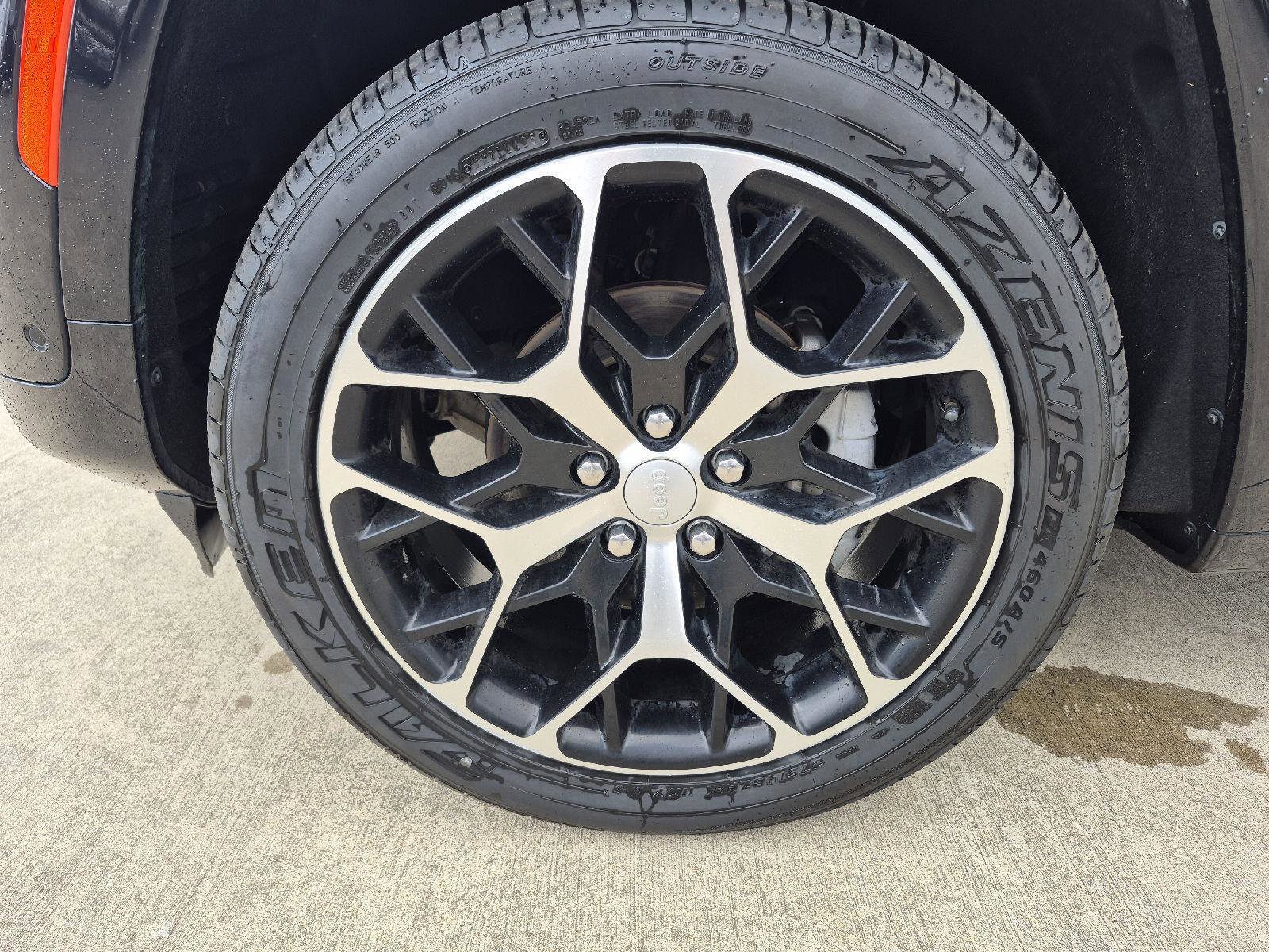 Used 2023 Jeep Grand Cherokee Summit image 12