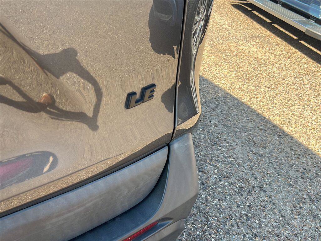 Used 2022 Toyota RAV4 LE FWD image 10