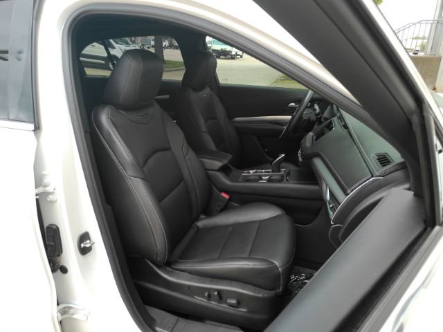 Used 2021 Cadillac XT4 Premium Luxury w/ Cold Weather Package image 25