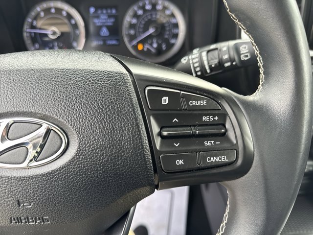 Used 2022 Hyundai Venue Limited image 22