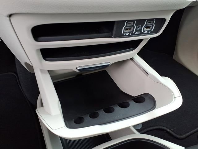 Used 2024 Chrysler Pacifica Touring-L image 14