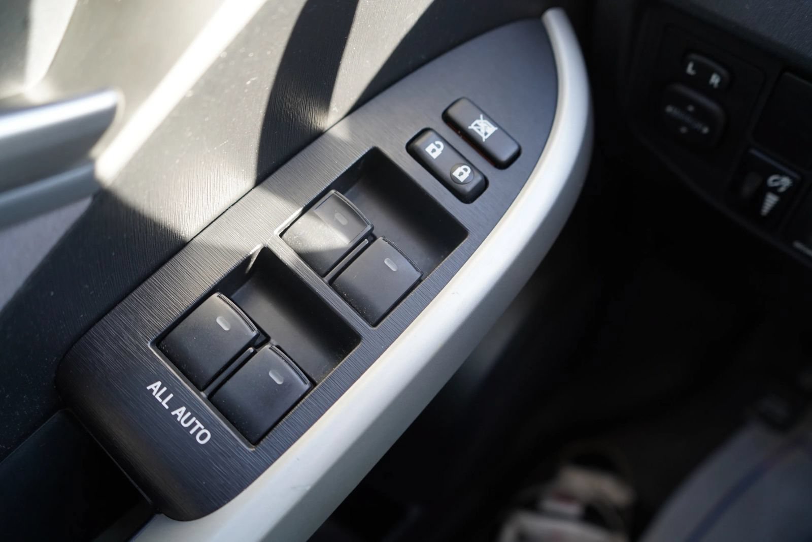 Used 2014 Toyota Prius Two FWD image 13