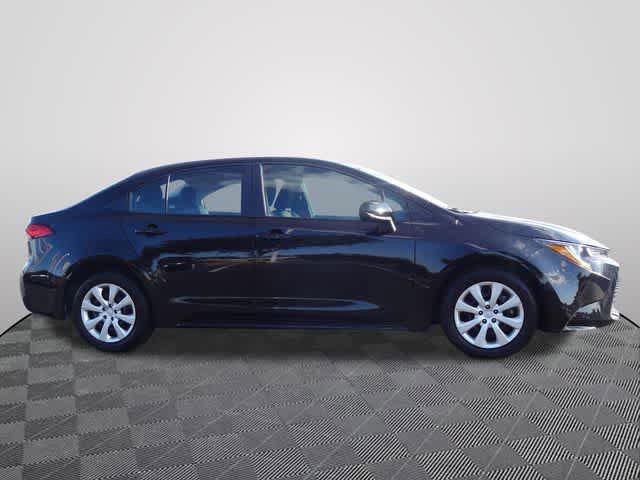 Used 2025 Toyota Corolla LE FWD image 4
