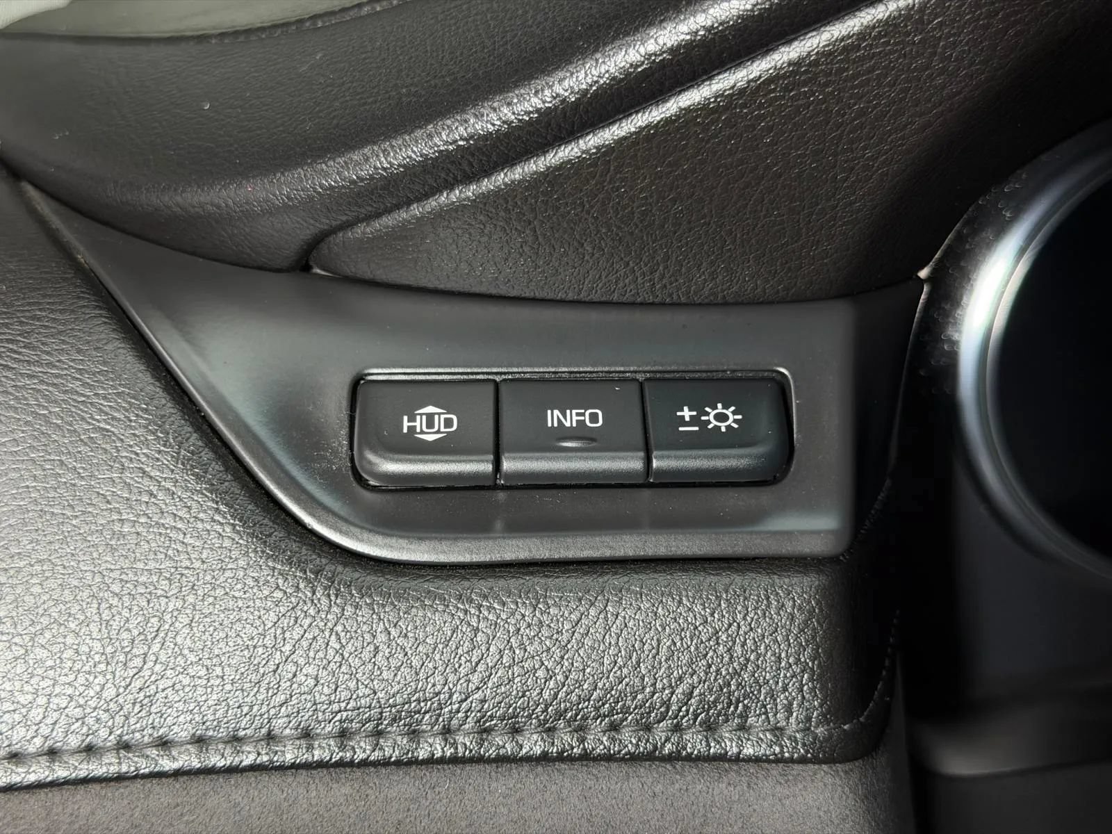 Used 2016 Cadillac Escalade ESV Luxury RWD image 36