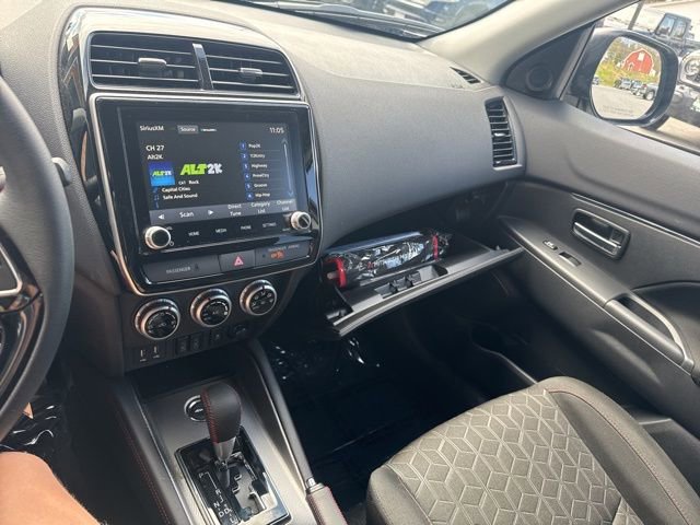 Used 2025 Mitsubishi Outlander Sport LE AWD/4WD image 23