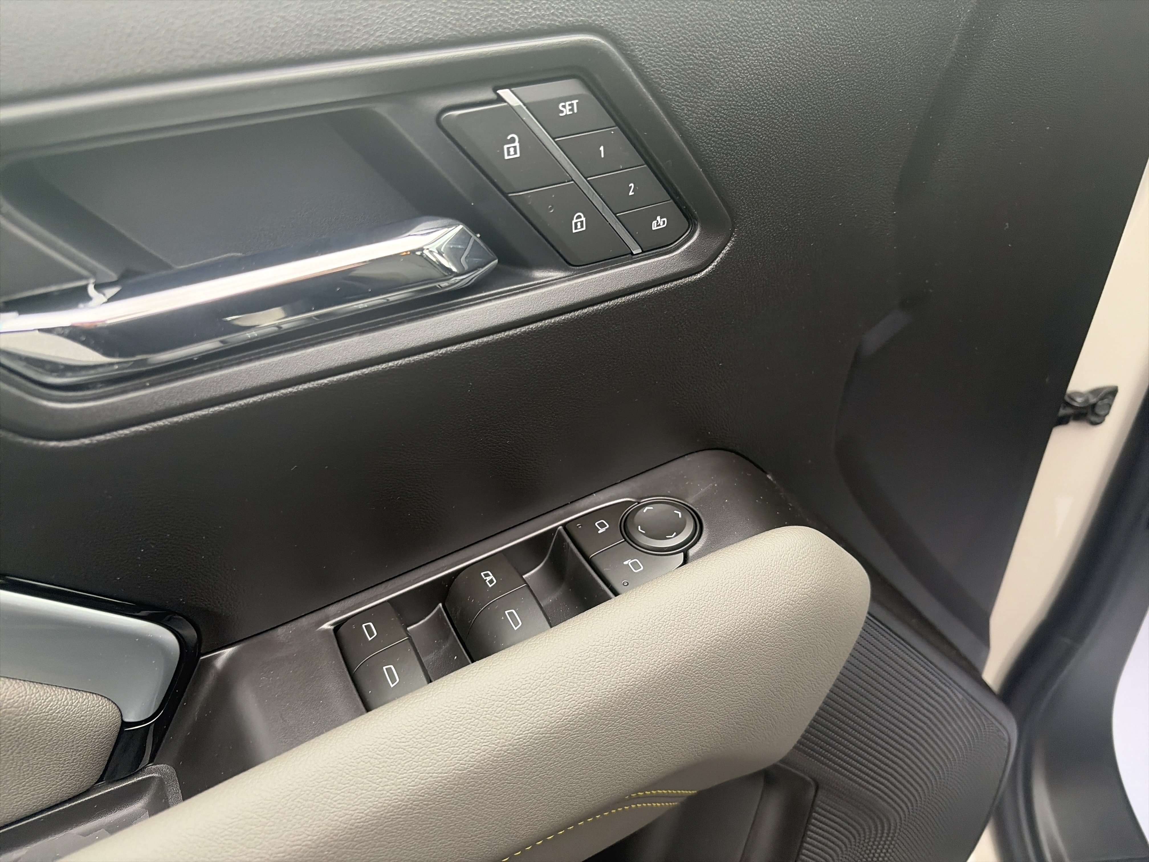 New 2026 Chevrolet Colorado ZR2 w/ Technology Package AWD/4WD image 19