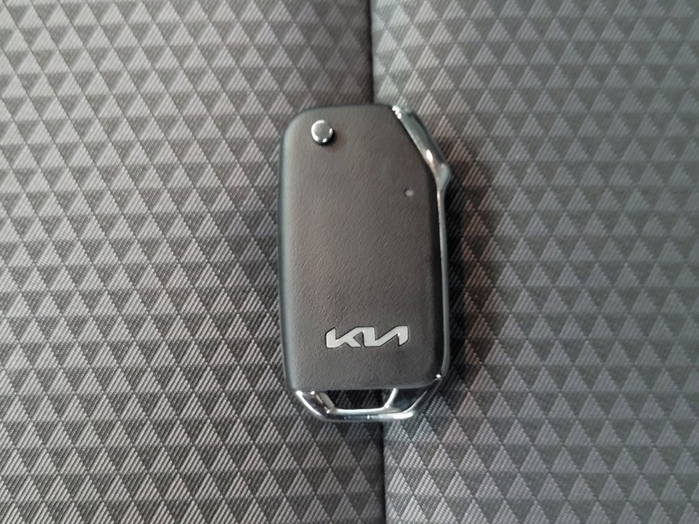 Used 2025 Kia Soul LX image 32