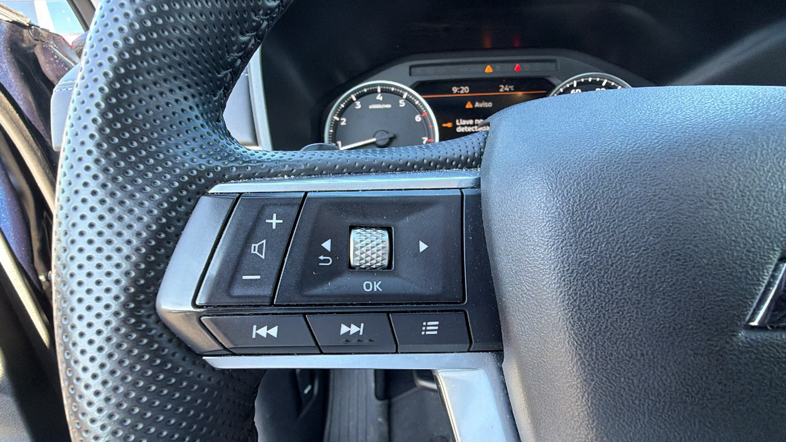 Used 2025 Mitsubishi Outlander SE FWD image 26