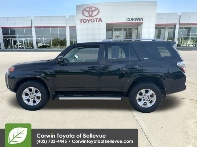 Used 2016 Toyota 4Runner SR5 AWD/4WD image 2