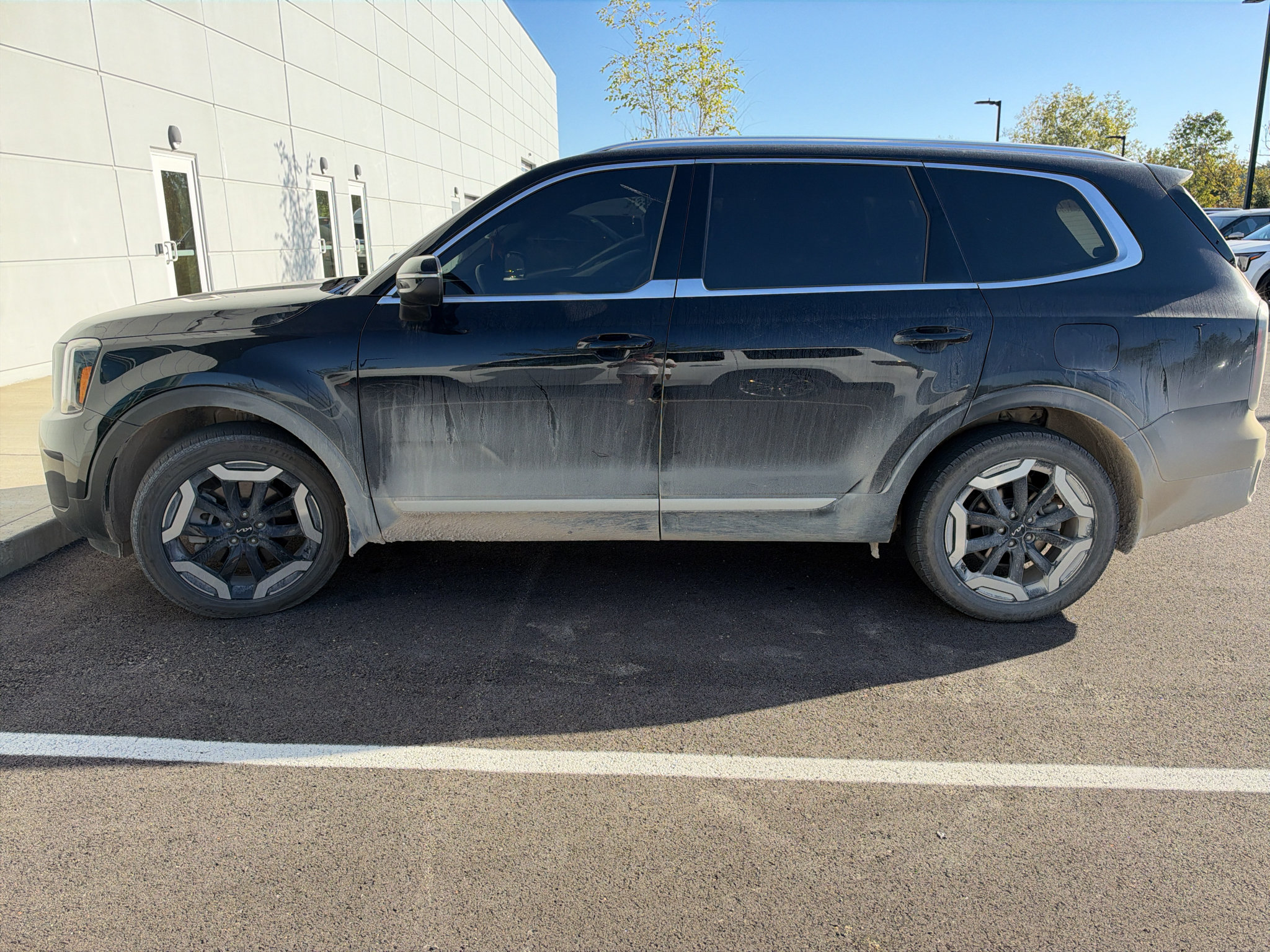 Used 2024 Kia Telluride EX w/ EX Captain's Chair Package