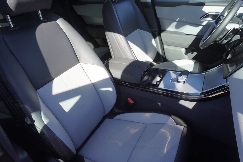 Used 2025 Land Rover Range Rover Velar S image 24
