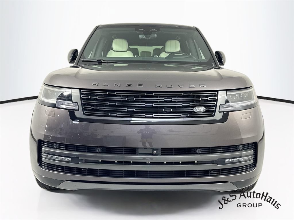 Used 2024 Land Rover Range Rover Long Wheelbase SE AWD/4WD image 2
