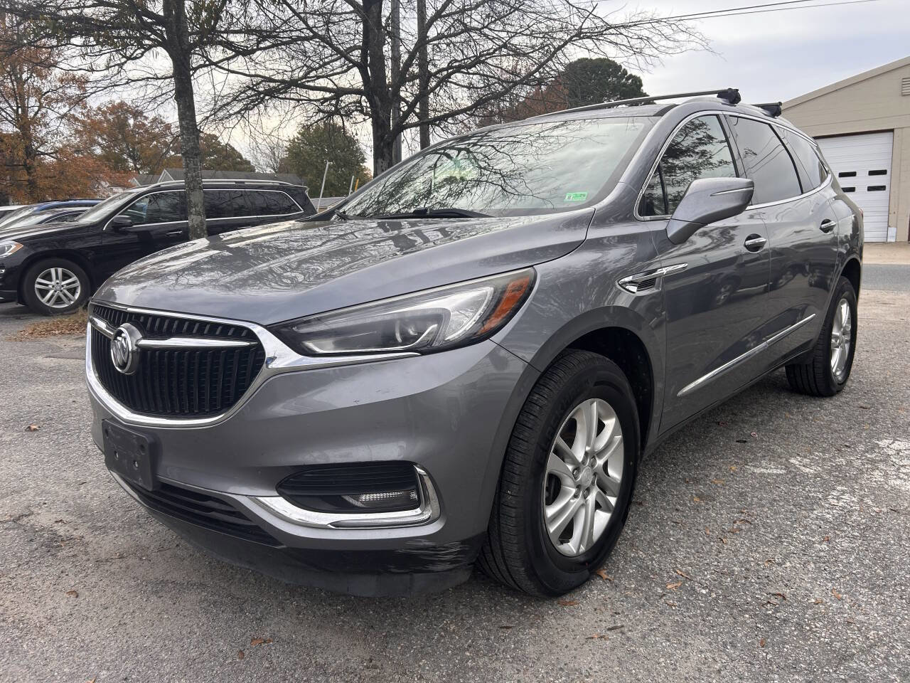 Used 2018 Buick Enclave Essence AWD/4WD image 2