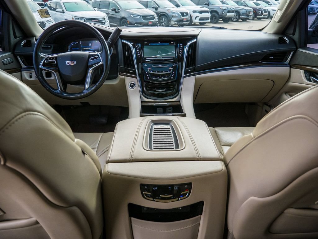 Used 2018 Cadillac Escalade Luxury RWD image 29
