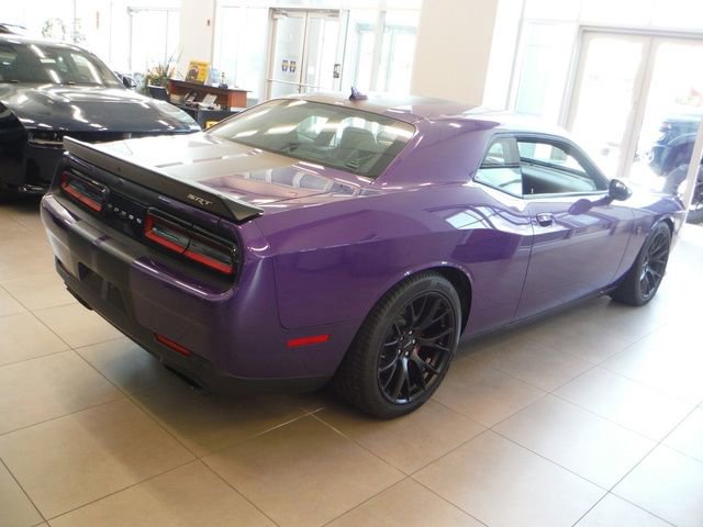 Used 2016 Dodge Challenger SRT Hellcat RWD image 17