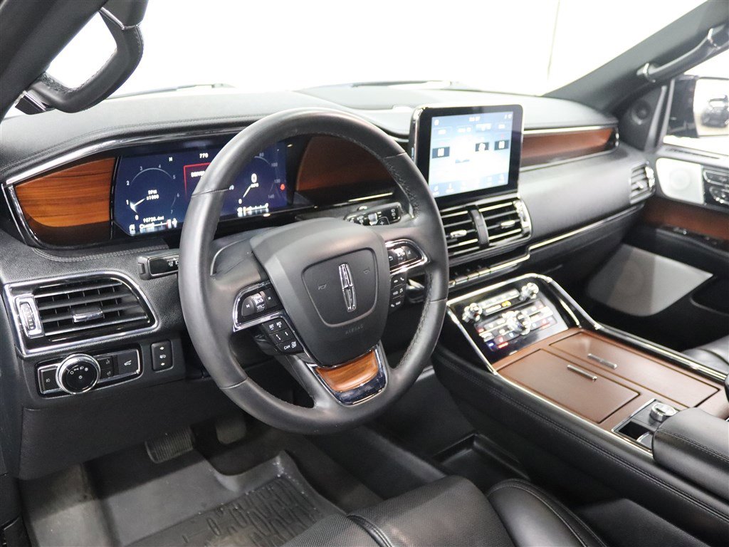 Used 2020 Lincoln Navigator Reserve w/ Luxury Package image 24