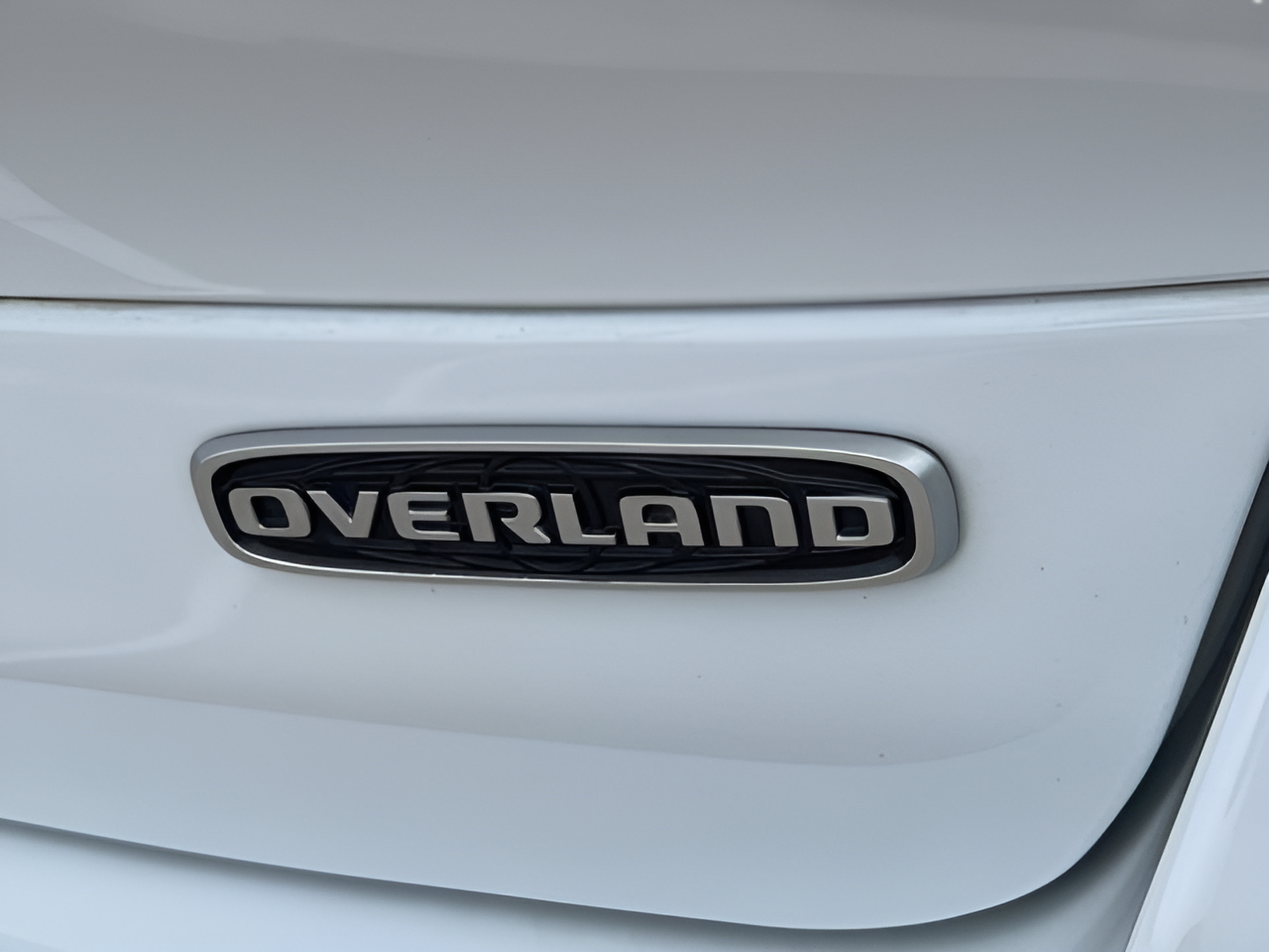 Used 2024 Jeep Grand Cherokee L Overland w/ Advanced Protech Group III AWD/4WD image 36