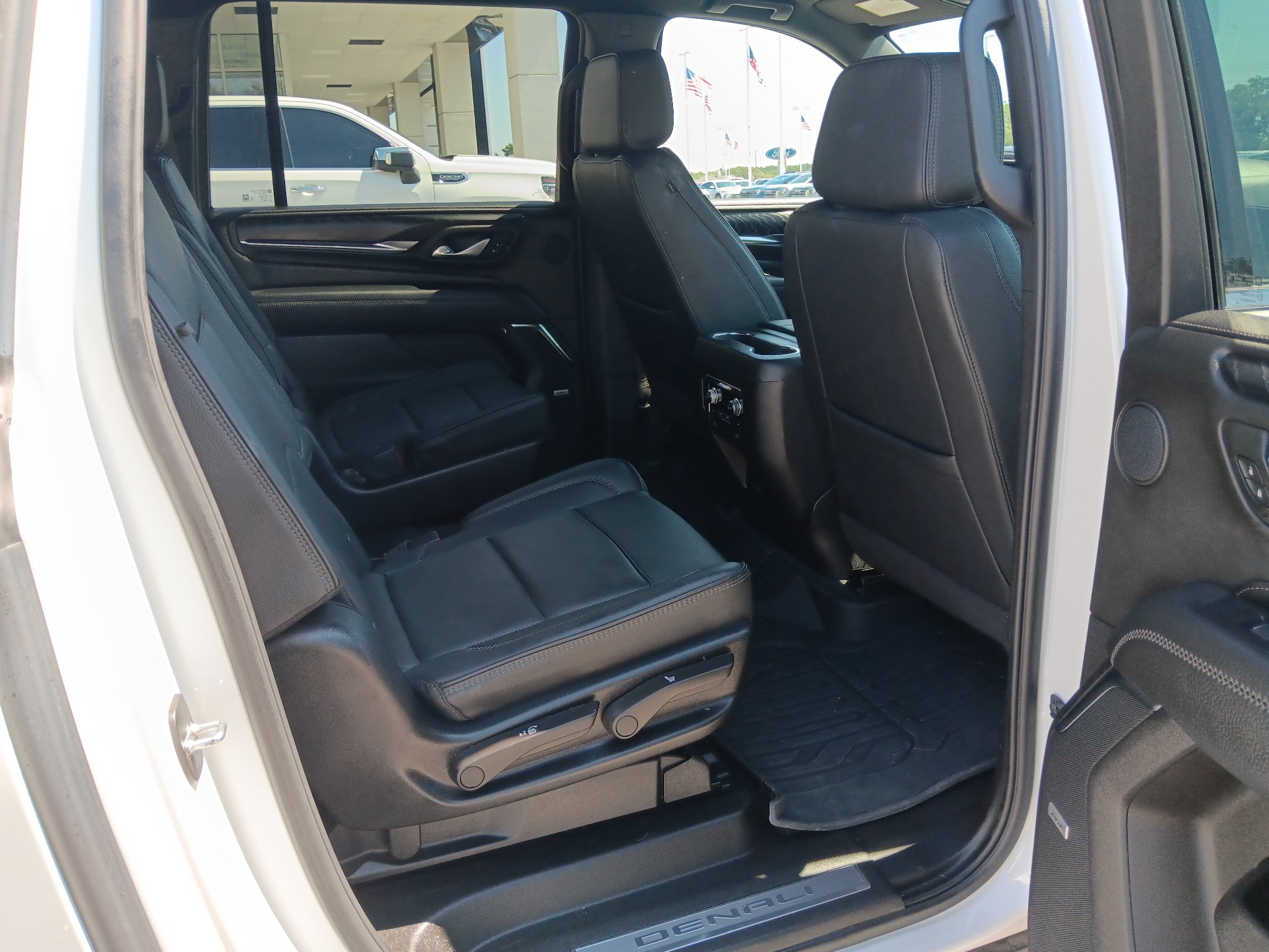Used 2024 GMC Yukon XL Denali w/ LPO, Floor Liner Package AWD/4WD image 20