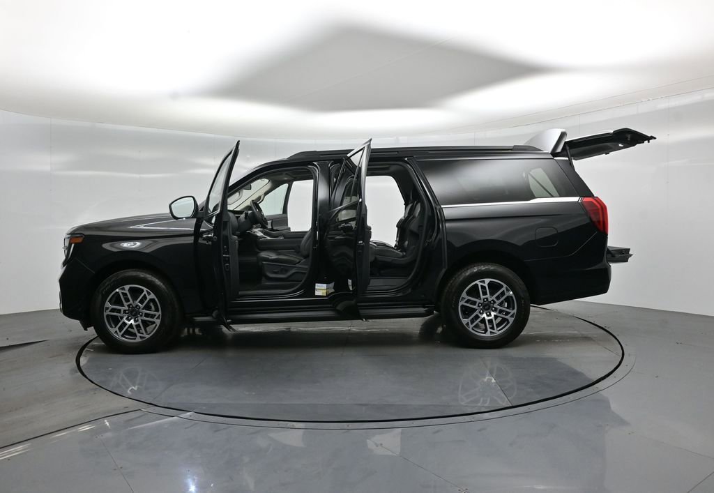 Certified 2025 Ford Expedition Max Active image 36
